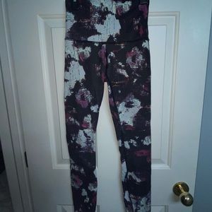 LULULEMON LEGGINGS SIZE 2